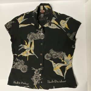 Harley-Davidson 100% Silk Women’s Small Black/Motorcycle Print Button-Up Shirt.
